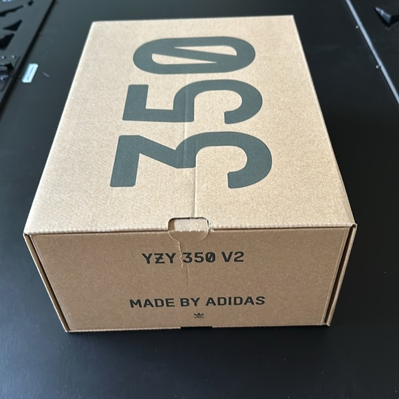 Adidas Yeezy Boost 350 Box Only Empty Box - Picture 4 of 6